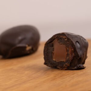 Datiles MEDJOUL rellenos con Ddl con cobertura de Choco 70% y coco