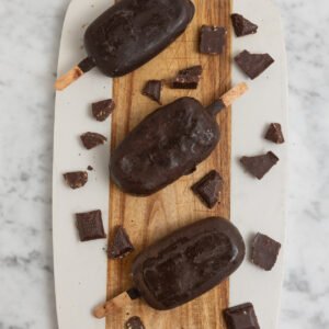 Helado de DdL sin Azucar bañado de Chocolate 70%